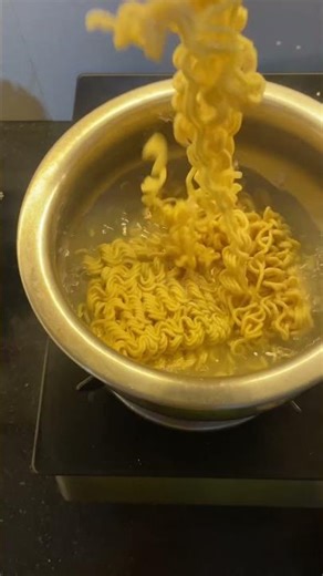 Spicy ramen with coke 🍜🍺 #spicy #ramen #diet #coke #recipe #cooking #trending #viral #food