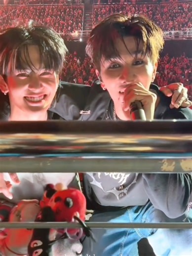 Love U More: Perth Santa's Cheerful Message