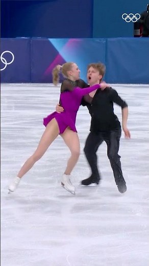 Sealed with a kiss 🫶 #Olympics #WinterOlympics #FigureSkating