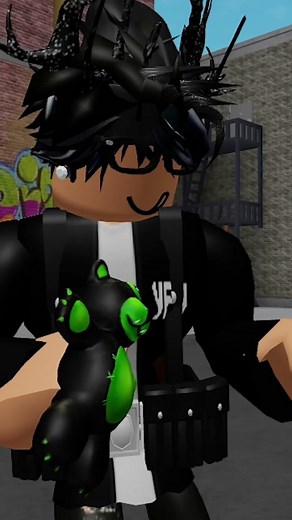 Slender vs Noob Memes in Roblox