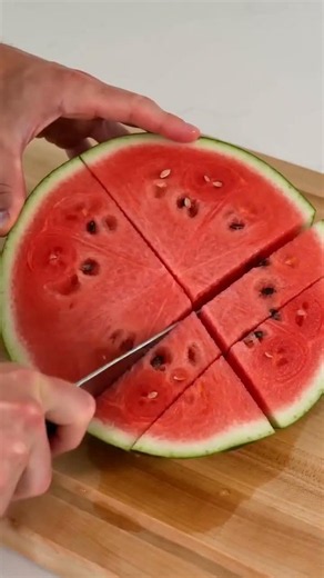 Cutting watermelon easy tutorial