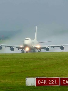 1.3M views · 10K reactions | ‍✈️ 26 hours in 747 cockpit!!  youtu.be/7SRtBu7Rp7c  #pilot #pilotlife #airlines #aviation #avgeek #Boeing #boeing747 | Just Planes | Facebook