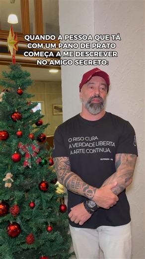 Cristiano Pereira on Instagram: "Chegando final de ano, o pessoal se puxa nos presentes de amigo secreto 🤣🤣🎁💝🤭 #humor #comedia #natal #fimdeano #amigosecreto ✨📆AGENDA COMPLETA📆✨ 01/DEZ - São Léo Comedy-SÃO LEOPOLDO-RS 05/DEZ - Teatro Pascoal-NOVO HAMBURGO-RS 08/DEZ - São Léo Comedy-SÃO LEOPOLDO-RS 09/DEZ - Buteco Comedy-CANOAS-RS 16/DEZ - Buteco Comedy-CANOAS-RS 19/DEZ - Buteco Canoas-CANOAS-RS —————————————- ✨2026✨ 17/JAN - SAPT - TORRES-RS 27/JAN - Floripa Comedy-FLORIANÓPOLIS-SC 28/JAN