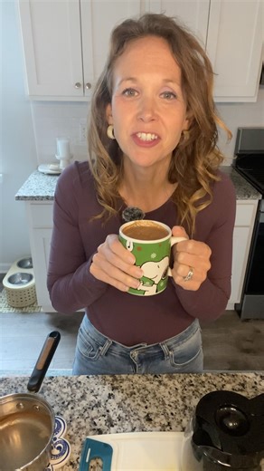 Healthy Gingerbread Latte Recipe (Better Than Starbucks)