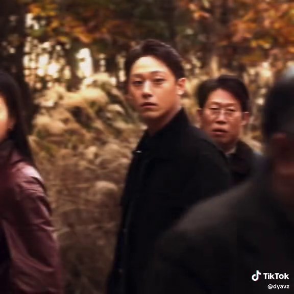 BONG GIL WANTS ME FR 🤭 #leedohyun #yoonbonggil #bonggil #exhuma #leedohyunedits #bonggiledit #exhumaedit #koreanactor #kmovie #edit #kmovieedit