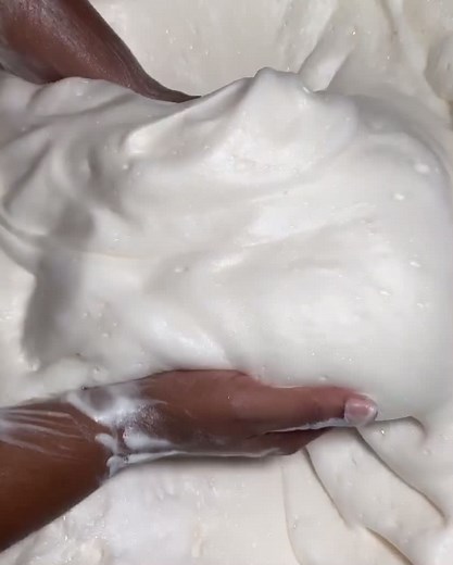 Thick Creamy Sud Play: ASMR Sponge Squeezing Sounds