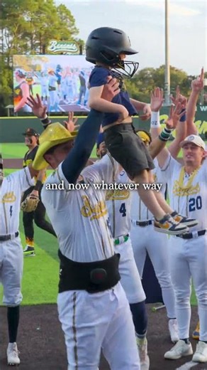 Some memories stay with you… for good 💛💚 #savannahbananas #wicked #wholesome #wickedforgood