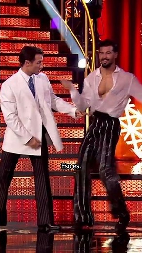 We love Gorka's practical classes on set! 👏🏻😍