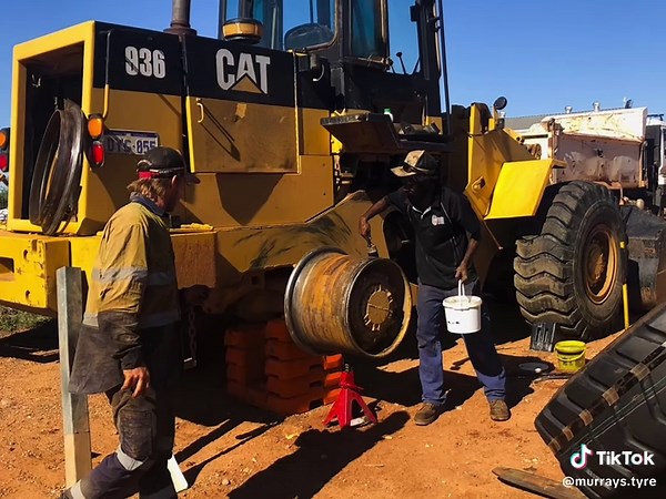 Fitting 20.5-25 L-3/E-3 Armour Loader tyre#fypage