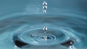 Super Slow Motion Shot Water Drop Stock Footage Video (100% Royalty-free) 1067599247 | Shutterstock