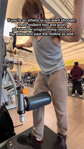 Hip adduction past the midline, HAPTM, is absolutely underrated. Probably won’t make a bit difference in your physique, but in your jumps and running around and shi? Yea, hell yeah. @John #hipadductionpastmidline #hipadduction #sciencebasedtraining #gymtok #hiphealth