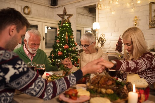 22 Best Christmas Dinner Prayers for a Holiday Full of Blessings