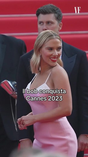 Dalla versione onde piatte di Scarlett Johansson al rigore dell'extra liscio di Paz Vega passando per una scia di punte flipped dal piglio rétro che ha messo d'accordo tante stelle in questa tornata di red carpet. Al link in bio una carrellata di ispirazioni direttamente dalla Croisette di Laura Scafati #VFbeauty #Cannes2023 #scarlettjohansson #pazvega #phoebewallerbridge Video Getty Images