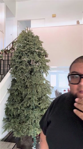 Christmas blues ………time to take down the tree 🎄#christmasdecor#christmastree#somethingoutofnothingideas #grwm