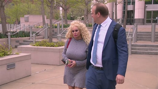 Missouri woman at center of 'Chimp Crazy' story returns to court