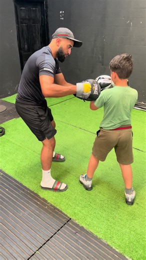 Young Boxer Shines in First Training Session