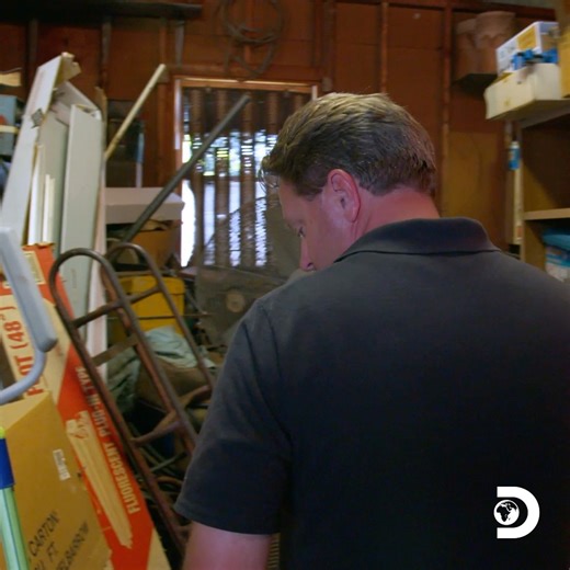 72K views · 285 reactions | This messy house can hold a LOT of potential for some good sales, but it won't be easy  Catch a new #FilthyFortunes tomorrow at 10p ET on Discovery! | Discovery | Facebook