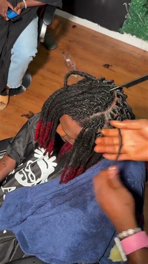 Watch and learn how to do comb twist and palm roll method ✨💫