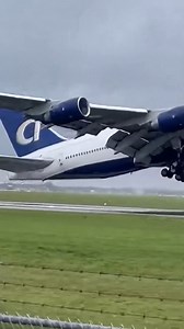 747 Slams Down in Botched Landing Miami, Florida — October 28, 2023 Onlookers at Miami International Airport (MIA) captured the heart-stopping moment a massive Boeing 747 cargo jet slammed onto a wet runway Saturday, bouncing violently before scraping to a halt in a shower of smoke and sparks. The viral video, filmed during a rainstorm, shows the "Queen of the Skies" on its final approach. Instead of a smooth touchdown, the aircraft smashes onto the tarmac with incredible force. It then bounces 