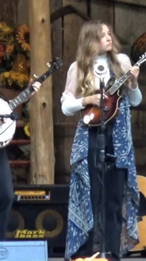 Emily of Mountain Highway whips her mandolin like a mule on "Rawhide!" #womenofbluegrass #bluegrass #bluegrassmusic | The Women of Bluegrass Music