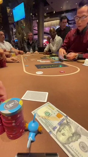 TOP PAIR OF QUEENS!! #shorts | Wolf Gang