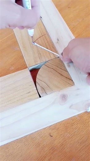 This is a way to determine the curved line at the corner of the wood #curve #line #works #corner