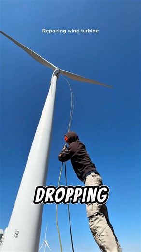 Dropping ropes 300ft off wind turbine
