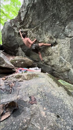 Bulletproof V4 - Mt Yonah #bouldering #kanderstegbouldering #climbing #rockclimbing #mountainclimbin