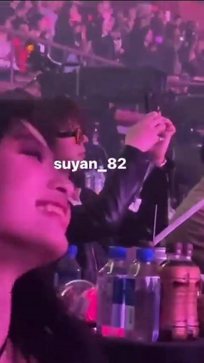 G-Dragon and Ahyeon Epic Moment at 2NE1 Concert Day 3