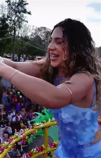 Hoy queremos celebrar a Eli Esparza, porque ver cómo un sueño se le hace realidad es simplemente ins