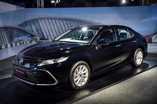 ใหม่ New Toyota Camry Hybrid 2025-2026 ราคา โตโยต้า คัมรี่ ไฮบริด ตารางผ่อน-ดาวน์ - 9CARTHAI