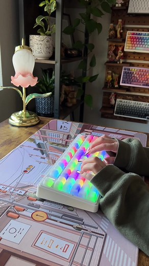 Let’s customize the Aula F75 creamy keyboard with a fresh set of frosty keycaps that REALLY show off the incredible RGB on this thing ♥️💙💜💛💚🩷 #keyboardasmr #creamy #mechanicalkeyboard #keebtok