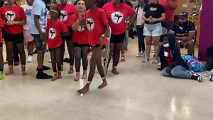 Ooooo weeee they had a nice little leg stretch contest at the end 😳😳‼️‼️ Visit LYEACADEMY.COM Join our majorette squad 😉 | LYE Academy