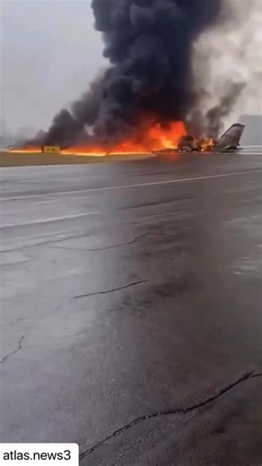 Flying PTY 🇵🇦 on Instagram: "#ultimahora Al menos cinco de las seis personas a bordo de un Cessna 550 Citation II murieron cuando la aeronave se estrelló durante el aterrizaje en el Aeropuerto de Statesville, al norte de Charlotte, Carolina del Norte, el jueves. La aeronave pertenecía al expiloto de NASCAR Greg Biffle, aunque no se ha confirmado oficialmente que él se encontrara a bordo. Informes preliminares señalan que el avión tenía como destino Sarasota, pero el piloto reportó un problema 