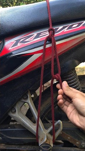 How to tie things on a motorbike