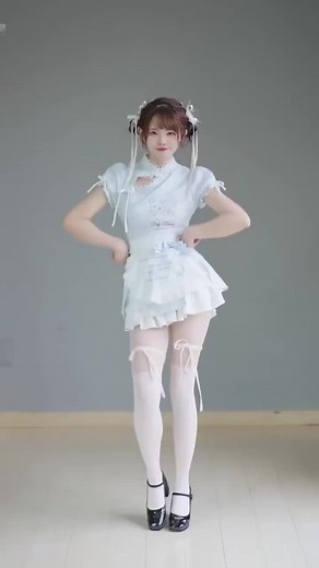 Young girl is elegantly performing dance. #girlspofhel Follow me