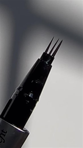 Build-a-brow with just a few flicks of Mighty Fine Brow Pen 🖋️🧸 Get natural hair-like strokes with the super fine triple brow tip for full, defined brows. Available in 8 shades at the link in bio 🤎 #benefitcosmetics #benefitbrows | Benefit Cosmetics