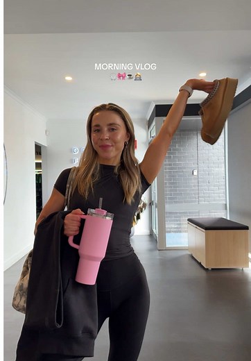 time stamp morning vlog 🎧🎀☕️👩🏼‍💻 happy new years cuties!! what videos do you want to see from me in 2025? #morningroutine #morningvlog #dayinmylife #morninginmylife #pilatesinstructor #pilateslovers #earlymorning #timestamps #pilatesbody #dailyroutine #worklife #asthetics #asmrsound #workoutmotivation #fyp