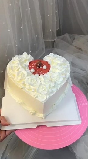 How to Make a Heart-Shaped Candle Cake | Cake Decorating Ideas