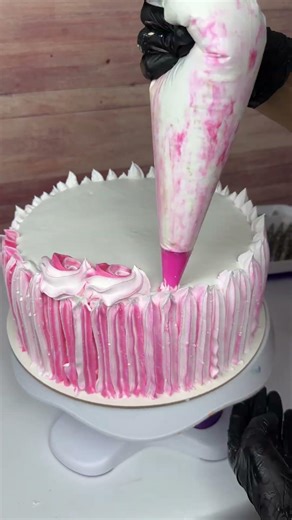 🎂 Amazing Pink Swirl Cake Design — Beautiful Buttercream Tutorial