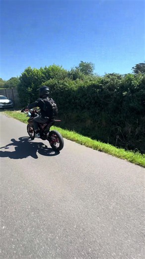 Hâte de pouvoir reprendre j’dois d’abord resouder le cadre 🫪#88mostprepa #strive #moto #poutoii