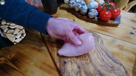 Cooking pizza bowls with chicken and beef filling, dish never seen before