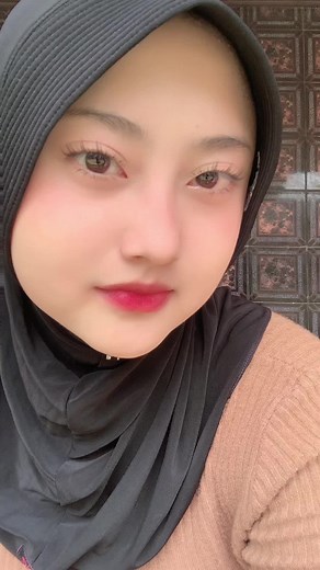 Exploring Islamic Fashion with Unique Modest Styles