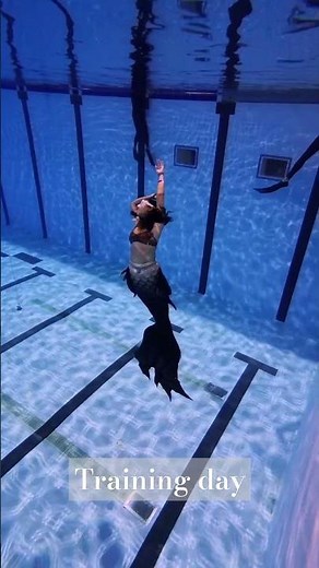 Mermaid Training Day in the Pool #MermaidTraining