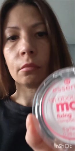 Essence Cosmetics Matt Fixing Compact Powder Review