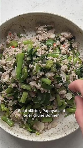 🥬 Larb – Thai Salat mit grünen Bohnen 🌶️ Probiere dieses leckere Rezept! 🔥 Rezept in Beschreibung ↗️