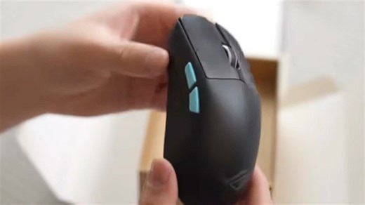 ROG龙鳞ACE X AimLab合作版AimPoint 36k，精准操控助力游戏实战，长时间使用依然稳定顺滑。