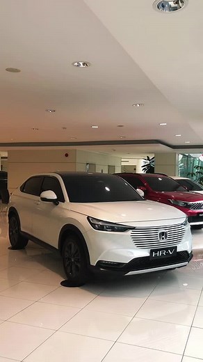 Last Stock HR-V SE Old Model 2025 Ready ya sobat Honda lovers yang masih mau cari HR-V SE yg masih pakai panoramic roof di dealer Honda Surabaya Center masih ready ya langsung aja hubungi Koko Johan Honda Surabaya Center sekarang. Info Test Drive & Pemesanan: 🏨 Honda Surabaya Center 📍 Jl. Jenderal Basuki Rachmat No.33-37 Kota Surabaya, Jawa Timur (Sebelumnya Mall Tunjungan Plaza Surabaya) 👨🏻‍💻 Johan Hermanto Santoso 💼 Sales Consultant 📞 0821 4010 2792 (Whatsapp) #hondasurabayacenter #hond