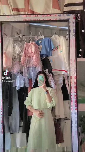 Stylish Green Dress Outfit Inspiration