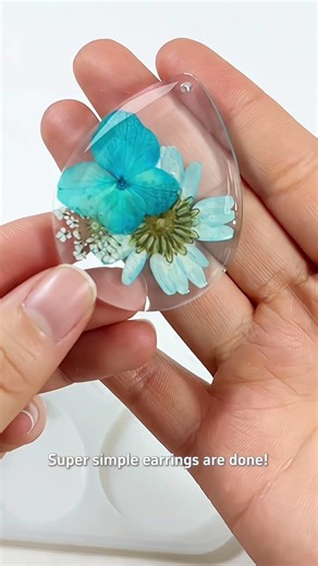 Epoxy Resin Tutorial for Beginners | 1:1 Ratio Blue Flower Earrings DIY